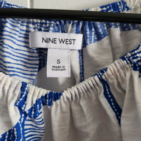 Nine West Boho Off Shoulder Crop Top Size S Blue & White Flowy - Picture 3 of 4